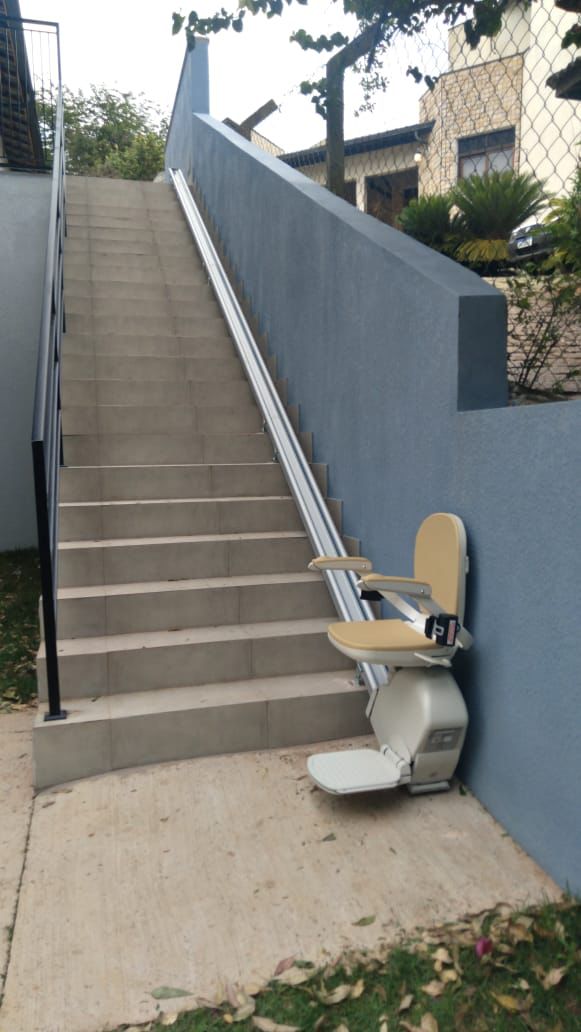 Cadeira Elevatória em Empresas: Vale a Pena o Investimento em Acessibilidade