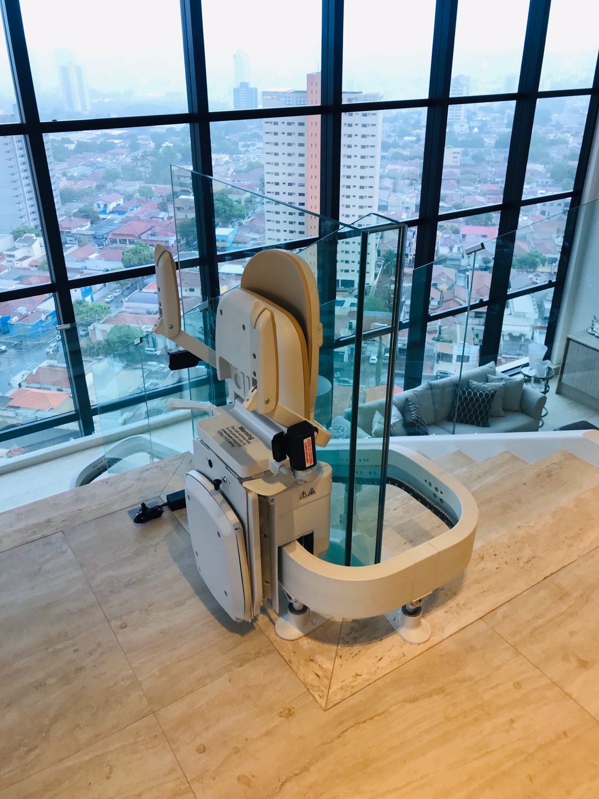 Cadeira Elevatória ou Plataforma Elevatória: Qual é a Melhor Opção?”