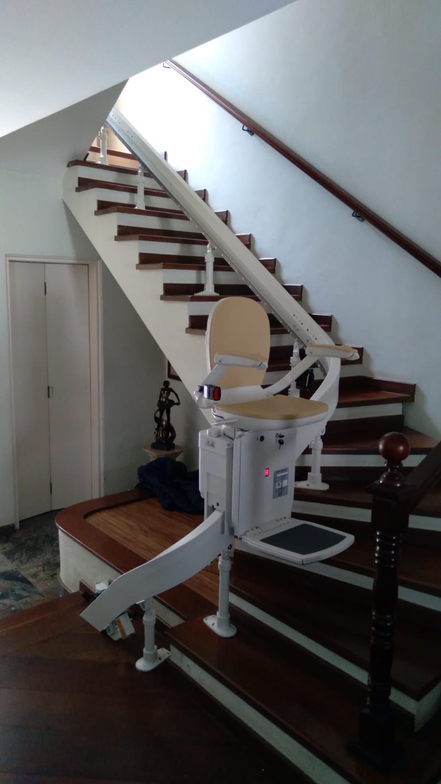 Como escolher a melhor cadeira elevatória para projetos de acessibilidade