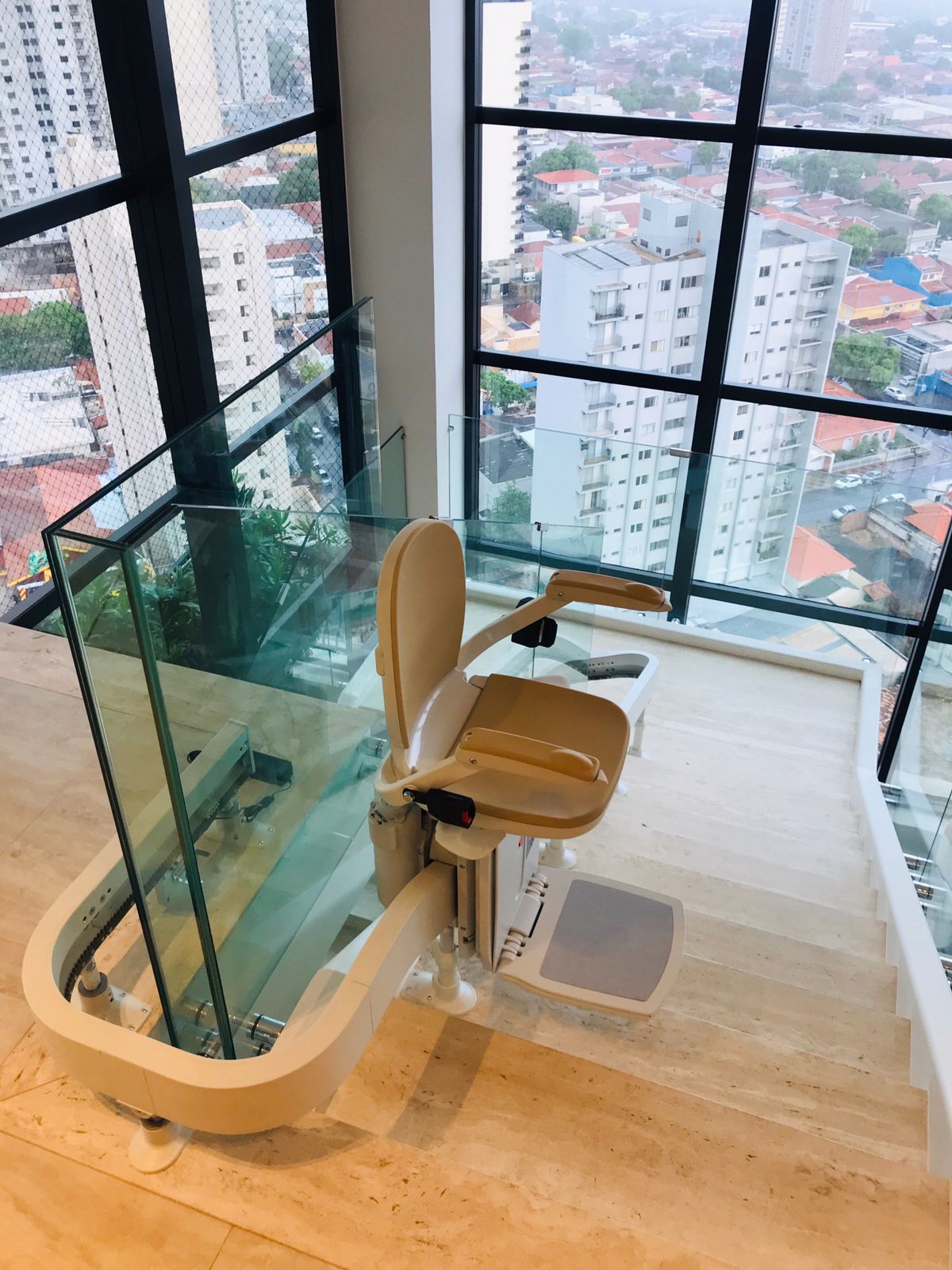 Quanto custa instalar uma cadeira elevatória? Guia completo de valores