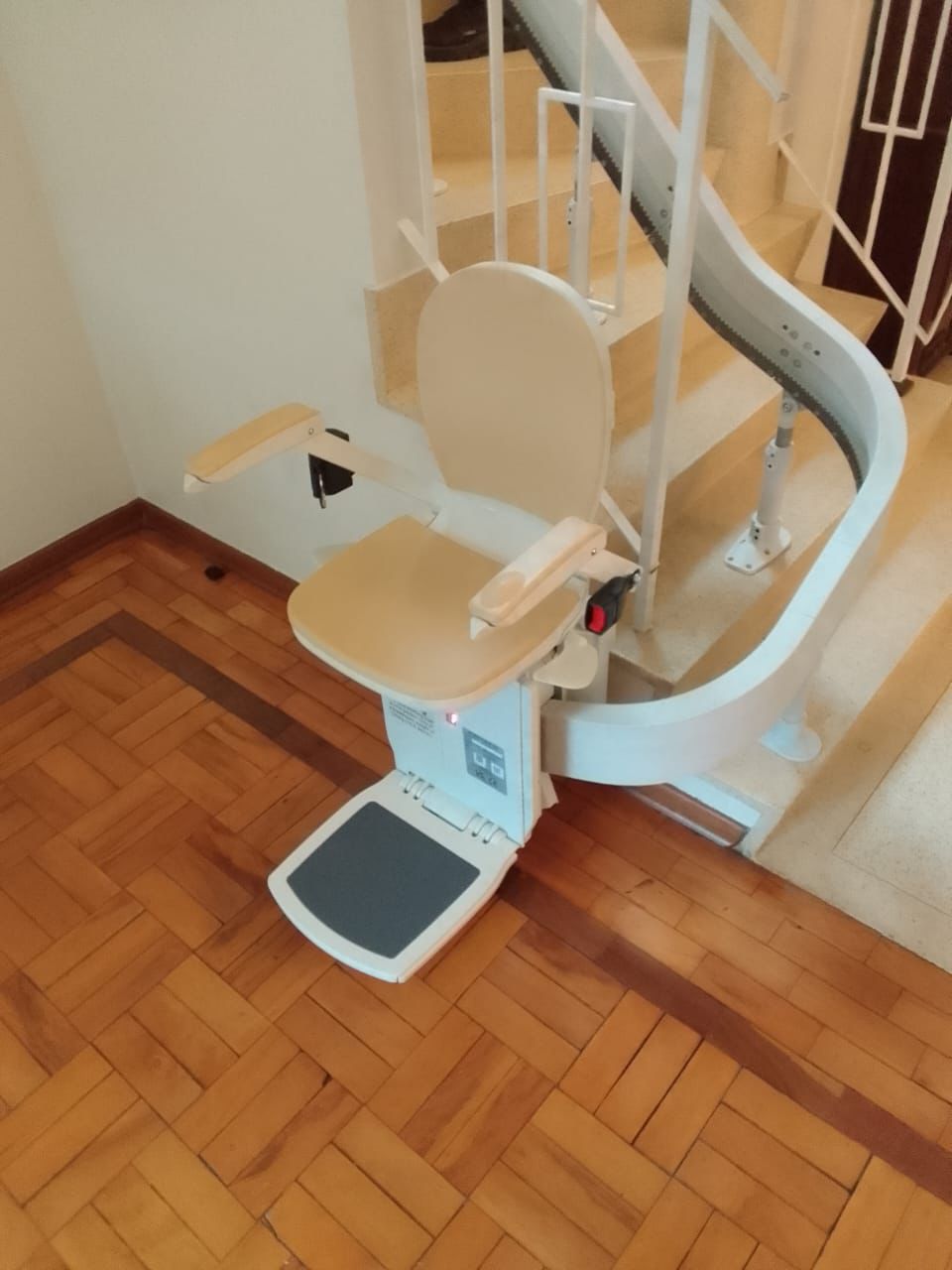 Quanto custa instalar uma cadeira elevatória em condomínio